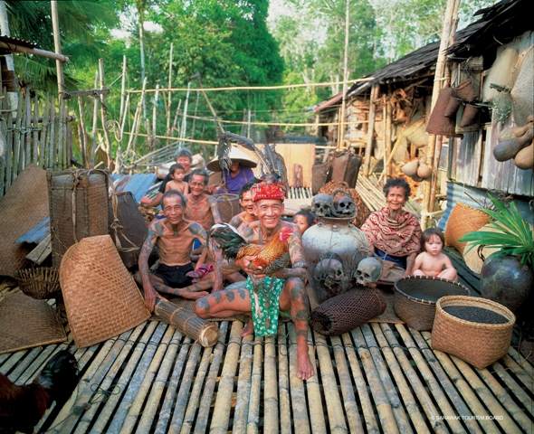 Headhunters Borneo