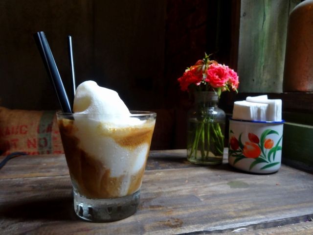 ice condense milk hanoi milk coffea, Old Quarters