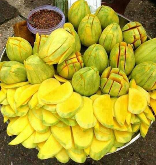 Eating an Unripe Mango? Lao Style!