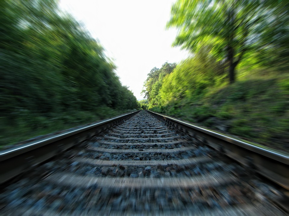 Railway linking Kunming to Singapore via Laos